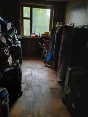 Квартира 81,6 кв. м, 4 комнаты, Москва. Недвижимое имущество: квартира, расположенная по адресу: Российская Федерация г. Москва, внтютерюгю муниципальный округ Новокосино ул. Суздальская, д.20, к.2, кв.170, состоящая из 4-х жилых комнат, общая площадь 81,60 кв. м., 2 этаж, 14-этажного жилого дома…