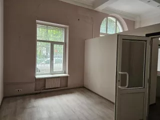 Нежилое помещение по адресу: г. Москва, пр. Аэропорта, д. 11А, площадью 596,9 кв.м, кадастровый номер: 77:09:0005004:9206. Назначение нежилого помещения: Свободное. Общая площадь: 596.9. Кадастровый номер: 77:09:0005004:9206.