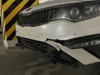 Легковой автомобиль KIA Optima 2018 года выпуска, цвет белый, состояние битый. VIN: XWEGU411BK0008199.