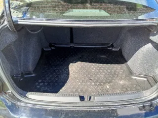 Volkswagen Polo седан 2018 года, рестайлинг. Комплектация Highline, 1.6 л, автомат 6 ступеней. Мультируль, климат-контроль, подогрев передних сидений и лобового стекла, противотуманные фары, складывающиеся зеркала с поворотниками и подогревом, 4 электростеклоподъемника (передняя пассажирская кнопка…