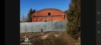 Нежилое здание, площадью 136.4 кв.м., кадастровый  условный  номер: 46:32:010103:6369, и земельный участок под зданием, площадью 600 +/  9 кв.м., категория земель: земли населенных пунктов, вид разрешенного использования: для размещения складских помещений, кадастровый  условный  номер…