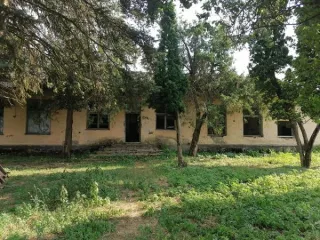 Здание детского сада площадью 175,6 кв. м, назначение: нежилое, кадастровый номер 23:06:0904014:85 и земельный участок площадью 4632 кв. м, кадастровый номер 23:06:0904014:94, категория земель: земли населенных пунктов, вид разрешенного использования: для обслуживания и функционирования здания…