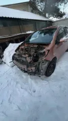 Toyota Vitz 2007 года. Кузов KSP905110228. Автомобиль в неудовлетворительном состоянии, отсутствуют некоторые детали и запчасти, не на ходу.