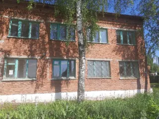 Общежитие 1055,3 кв.м и земельный участок 2077 кв.м, Удмуртская Республика, Можга. Общежитие и земельный участок под ним. Общежитие, назначение: нежилое, количество этажей 2, в том числе подземных 0, кадастровый номер 18:29:004098:189, общей площадью 1055,3 кв.м., расположенное по адресу…
