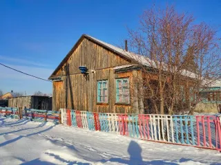 Нежилое здание 192,6 кв.м с земельным участком 547 кв.м Курганская область Нежилое здание, кадастровый номер 45:06:032101:155, назначение: нежилое, площадь 192,6 кв.м., количество этажей: 1, с земельным участком, кадастровый номер 45:06:032101:131, площадь 547 кв.м., категория земель: земли…