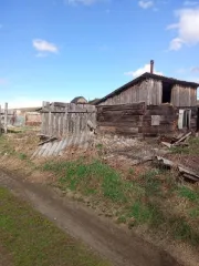 Доля дома 72.1 кв.м и участка 757 кв.м в Челябинской области. 1/7 доля дома и 1/7 доля земельного участка. Еще 1/7 доля дома и 1/7 доля земельного участка. Еще 1/7 доля на здание, площадь 72.1 кв.м, назначение: жилое, адрес: Россия, Челябинская обл., Увельский р-н, с. Красносельское, ул…