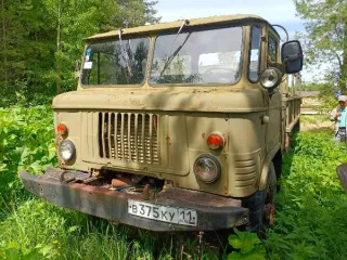 ГАЗ-6611 1994 года выпуска, бортовой грузовой автомобиль. VIN XTH006611RO753840. Модель двигателя 513-286029, мощность 120 (88) л.с. (кВт). Шасси №0753840. Цвет кузова темно-зеленый, тип двигателя бензиновый, производитель ГАЗ (Россия). Государственный номер В375КУ11. ПТС 11КР 323241 от 04.10.2003…