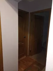 Квартира 45.4 кв.м в Саратове по адресу ул. Ипподромная, дом 8, кв. 102. Назначение: жилое. Кадастровый номер: 64:48:040440:1677. Находится в долевой собственности, размер доли: 1/5. Сделка подлежит регистрации у нотариуса.