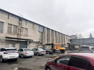 Имущественный комплекс: здание (административное с магазином и СТО), назначение: нежилое, общая площадь 2491,4 кв.м, количество этажей: 1-3, адрес: Новосибирская область, город Новосибирск, Ленинский район, ул. Станционная, д. 62, кадастровый номер: 54:35:061490:2082. Здание расположено на…