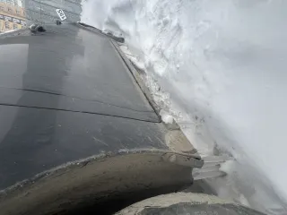 Chevrolet Cruze 2014 года. VIN: XUFJF695JE3031597. Осмотр самостоятельный ежедневно, с ключами — по средам с 11:00 до 12:00 по предварительной договоренности по телефону 89194023184. Находится на охраняемой парковке у Бизнес Центра 74 в Челябинске, улица Энтузиастов, дом 30.