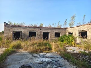 Здание нежилое, площадью 1592,90 кв.м., кадастровый номер 35:25:0202019:30, земельный участок, площадью 40389,00 кв.м., кадастровый номер 35:25:0201063:179, расположенные по адресу: Вологодская область, Вологодский район, с/с Борисовский, д. Филисово, д.10 Здание нежилое, площадью 1592,90 кв.м…