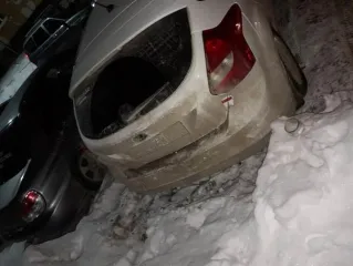 Ford Focus 2014 года выпуска, белого цвета. VIN: X9FKXXEEBKEM75135. ПТС 74 УК 824206, госномер О176ЕХ774. Тип двигателя: бензиновый, объем 1596 куб. см, мощность 104,72 л.с. (77 кВт). Экологический класс 5. Максимальная масса 1825 кг, масса без нагрузки 1316 кг. Произведен ЗАО "Форд Мотор Компани".