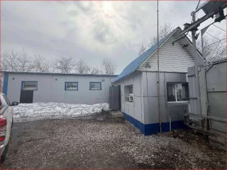 Здания и земельный участок 8417 кв.м. в Кемеровской обл. Земельный участок, кадастровый номер: 42:24:0101015:973, площадью: 8 417 кв. м, вид разрешенного использования: объекты придорожного сервиса. Здание нежилое (основное строение), кадастровый номер: 42:24:0101015:5848, площадью:1414,3 кв. м…