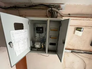 Нежилое помещение 76.4 кв.м, Санкт-Петербург, улица Константина Заслонова, д. 17, литера А, пом. 2-Н. Назначение: нежилое, этаж: цокольный, кадастровый номер 78:31:0001697:2495. Право собственности подтверждается записью в ЕГРН от 28.03.2001 № 78-01-59/2001-476.1.