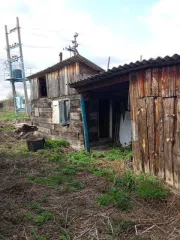 Доля дома 72.1 кв.м и участка 757 кв.м в Челябинской области. 1/7 доля дома и 1/7 доля земельного участка. Еще 1/7 доля дома и 1/7 доля земельного участка. Еще 1/7 доля на здание, площадь 72.1 кв.м, назначение: жилое, адрес: Россия, Челябинская обл., Увельский р-н, с. Красносельское, ул…