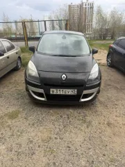 Renault Scenic 2010, черный. VIN: VF1JZ1B0D42981280, ПТС: 78УМ113166, госномер: В311ЕУ45. Производитель: Renault S.A.S. (Франция). Двигатель бензиновый, модель K4MR858, номер D056377, мощность 110 л.с. (81 кВт), объем 1598 куб. см. Кузовной номер: VF1JZ1B0D42981280. Экологический класс 4…