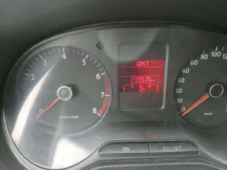 Volkswagen Polo 2011 легковой автомобиль, 2011 года выпуска, с VIN номером XW8ZZZ61ZCG021870.