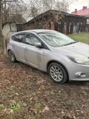 Ford Focus 2013 года, 125 л.с., пробег 277820 км. VIN: X9FKXXEEBKDU87639. Цвет серо-голубой. ПТС оригинальный. В залоге ТКБ Банк ПАО.