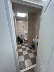 Нежилое помещение 78 кв.м. Встроенное помещение для размещения аптечного пункта, назначение: нежилое, площадь: 78 кв.м., этаж: 1, адрес: Пермский край, г. Березники, ул. Мира, д. 107, кадастровый номер: 59:03:0400077:6556. В ЕГРН имеются записи об арестах. Конкурсный управляющий ведет работу по…