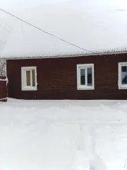 Здание общей площадью 136.1 кв.м и земельный участок по адресу: 152150 Ярославская область, г. Ростов, ул. Ростовская, д. 42. Кадастровый номер здания: 76:19:010101:662, земельного участка: 76:19:010326:132. Порядок ознакомления с имуществом по телефону: 8(908)0617601, предварительно направив…