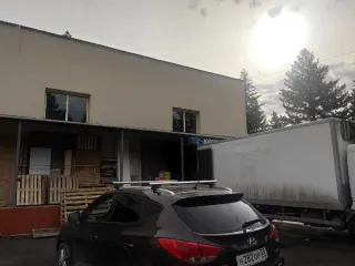 Объект незавершенного строительства по адресу: Омская область, г. Омск, ул. Универсальная, д. 19. Степень готовности объекта – 90%. Площадь объекта: 414 кв.м. Площадь земельного участка: 415 кв.м. Кадастровый номер объекта: 55:36:120102:4500. Кадастровый номер земельного участка: 55:36:120102:2146…