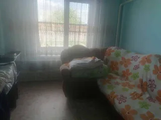 Доля в праве общей долевой собственности на жилое помещение. Кадастровый номер: 22:49:020105:3808. Адрес: Российская Федерация, Алтайский край, Топчихинский район, село Топчиха, переулок Лесной, дом 2а, квартира 6. Площадь: 42.2 м².