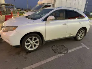 Автомобиль Lexus RX350 2011 года выпуска, VIN JTJBK11A302436102. Правая сторона после аварии: крыло, передняя дверь, задняя дверь, дверь багажника, задний бампер (производились ремонтные работы - рихтовка, шпаклевка, покраска). Не работает ближний свет, задние габариты, стоп-сигналы. Ржавчина…