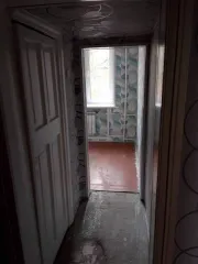 Квартира в Пензе, 48.9 кв.м. Назначение – жилое, общая площадь 48.9 м2, расположена по адресу: Пензенская область, Пенза, Ленинский район, улица Бакунина/Володарского, 27/76, кв. 31. Кадастровый номер: 58:29:4005001:562. В залоге у ПАО "Сбербанк России".