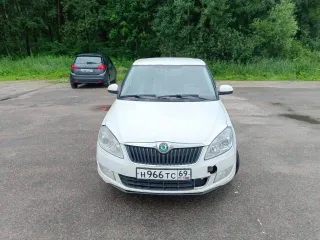 Skoda Fabia 2011 года, 86 л.с., пробег 291000 км. VIN: XW8EC45J2BK556053.