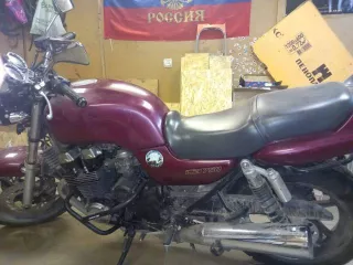 Мотоцикл Honda CB750-2, 2000 г.в., госномер 7590ВЕ50, VIN отсутствует, модель, номер двигателя RC17E1201598, мощность 75 л.с. (55.2 кВт), объем двигателя 747 см³, масса 390 кг (снаряженная 230 кг).
