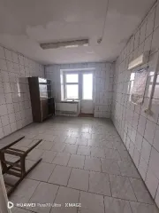 Нежилое здание 2201.5 кв. м с земельным участком в Ярославской области, г. Данилов, ул. Набережная, д.62. В составе: нежилое здание, кадастровый номер 76:05:010101:7345, площадь 2201.5 кв. м, 5 этажей, включая 1 подземный. Земельный участок, кадастровый номер 76:05:010101:577, площадь 5075+/- 25…