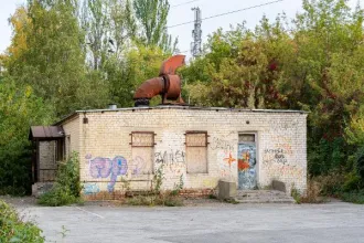 3 нежилых здания и земельный участок 11 785 кв.м, г. Липецк, ул. Юношеская 3 нежилых здания и земельный участок площадью 11 785+/-38кв.м, кадастровый №48:20:0011204:736, расположенные по адресу: Липецкая область, г.о. город Липецк, г. Липецк, ул. Юношеская, д. 21а Объект 1: Нежилое здание, площ. 2…
