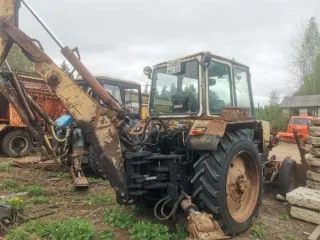 Экскаватор Борэкс-2629 Экскаватор Борэкс-2629, год выпуска 1996, заводской номер машины (рамы) 192437, двигатель 4Г1445, коробка передач 090767, основной ведущий мост 090767, цвет желтый 
Назначение: Экскаватор 
Марка: Борекс-2629 
Год выпуска: 1996 
