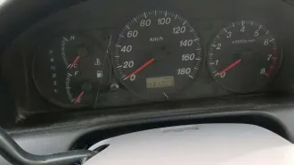 Mazda Premacy 2001, марка: Мазда, модель: ПРЕМАСИ, год изготовления: 2001 (Каминский) Легковой автомобиль, марка: Мазда, модель: ПРЕМАСИ, год изготовления: 2001, VIN: отсутствует, ПТС: 25 ТН 642137, вид собственности: индивидуальная. Особенности тех. состояния: коррозия на порогах и арках…