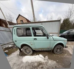 ВАЗ 21213 2000 года, цвет серо-зеленый-голубой. VIN и номер кузова: XTA212130Y1509557. Двигатель модель 21213, мощность 76.3 л.с. (56.1 кВт), объем 1690 куб. см.