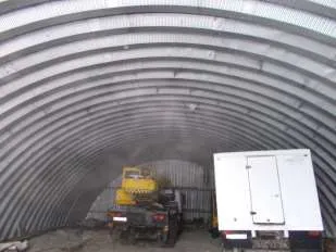 Склады и ж/д пути 5586,8 кв.м, участок 28555 кв.м, Абакан. Имущество, расположенное по адресу: Республика Хакасия, г. Абакан, ул. Горная, д. 7: Недвижимое имущество - Нежилое здание (склад II группы №1), кад. №19:01:080501:1366, пл.1177,1 кв.м. Нежилое здание (склад II группы №2)…