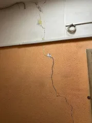 Нежилое помещение 97,5 кв. м, Ростовская обл., г. Таганрог, ул. Большая Бульварная, 10-25; 1101/3432 доли в праве общей долевой собственности на земельный участок, категория земель: земли населенных пунктов, вид разрешенного использования: для использования в производственных целях. Ознакомление с…