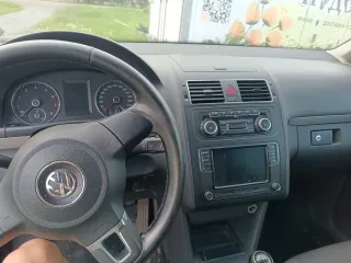 Volkswagen Touran 2010 года, VIN WVGZZZ1TZBW021370. Осмотр по предварительной договоренности в рабочие дни с 10:00 до 11:00, телефон +79220700233, email pavlov.okb72@yandex.ru.