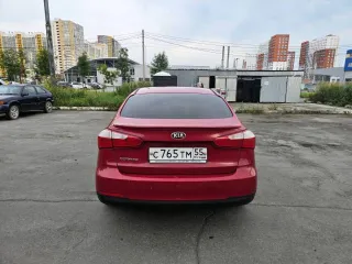 Kia Cerato 2013 года, 150 лс, 220000 км, АКПП, легковой автомобиль, марка КИА/KIA YD CERATO FORTE, VIN: XWEFX417BD0000340, цвет красный.