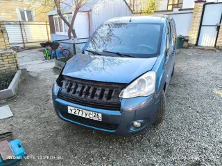 Citroen Berlingo, 2011 год, VIN: VF77JNFRCBJ726565, цвет: темно-голубой, тип: легковой универсал, категория B, мощность двигателя: 90 л.с. (66.2 кВт). Пробег 130 тыс. км. Техническое состояние: требуется капитальный восстановительный ремонт. Ремонт рейки, генератора, главный блок управления сгорел…