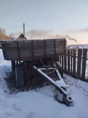 Прицеп 2ПТС-4, Ново-Брянский головной завод 1970 года выпуска, заводской № 310, г/н 3429 МА 42, цвет красный.