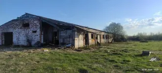 Здание фермы 1391,5 кв.м, земельный участок, Рязанская область. Здание, наименование: здание фермы, количество этажей -1, площадь 1391,5 кв.м, и земельный участок с кадастровым номером 62:05:2800601:379, на котором здание расположено. Указано в п. 4 Информационного сообщения о продаже. Год ввода в…