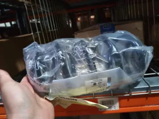 ТМЦ (движимое имущество в количестве 24 099 поз. (автомобильные запчасти)). Движимое имущество в количестве 131 поз. (транспортные средства).