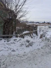 1/5 доли в жилом доме (кадастровый номер: 42:06:0101001:1839, площадь: 43,6 кв.м., местонахождение: Кемеровская область, Ленинск-Кузнецкий район, с. Красное, ул. Кирова, д.83) и 1/5 доли на земельный участок (кадастровый номер: 42:06:0101001:665, площадь: 1 576 кв.м., виды разрешенного…