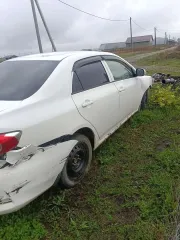 Автомобиль марки Toyota, модель Corolla 2011 года выпуска, VIN: JTNBV58E50J155267, цвет: белый (в залоге у ПАО Совкомбанк), автомобиль находится в общей собственности с супругом. НЕ ЗАВОДИТСЯ.