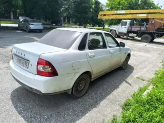 Lada Priora 2014 года выпуска, белый цвет, VIN XTA217030E0466041, госномер В789АО95. Транспортное средство находится в неудовлетворительном, нерабочем техническом состоянии. Документы и ключ зажигания отсутствуют.
