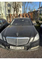 Mercedes-Benz E-Класс 2010 года, 184 лс, 100000 км, полный привод, АКПП. Автомобиль легковой, марка: Mercedes-Benz, модель: E-Класс, VIN: WDD2120481A282522, гос. рег. номер: Р138УУ60, год изготовления: 2010