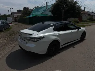 Toyota Camry 2021 года, 249 л.с., 253400 км, АКПП; Automobile Toyota Camry, gos.reg.znak H101XX98, VIN XW7BZ3HK60S116340, 2021 g.v., moshchnost dvig., l.s. (kW): 248.8 (183), tsvet: bely perlamutr s chernoy kryshey.