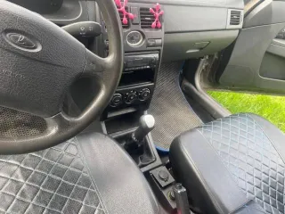 Lada Priora 2011 Lada Priora, 2011 года, 97,9 лс, 100000 км LADA 217230 LADA PRIORA 2011 г.в., VIN XTA217230B0180779.