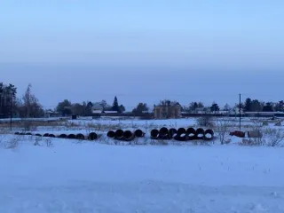 Стальная труба с отводом, общая протяженность 2075.95 метров. Труба б/у, разной длины: 468.30 м диаметром 500 мм, толщина стенки 6 мм; 442.3 м диаметром 200 мм, толщина стенки 5 мм, расположена на территории по ул. Заводская, г. Яровое; 1165.35 м с отводом, диаметр 630 мм, толщина стенки 8 мм…